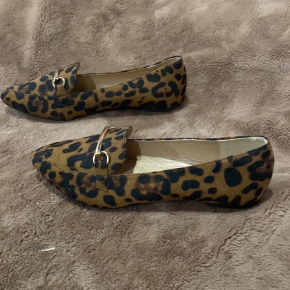 Ambers Leopard Flats Size 6.5 - Picture 2 of 6